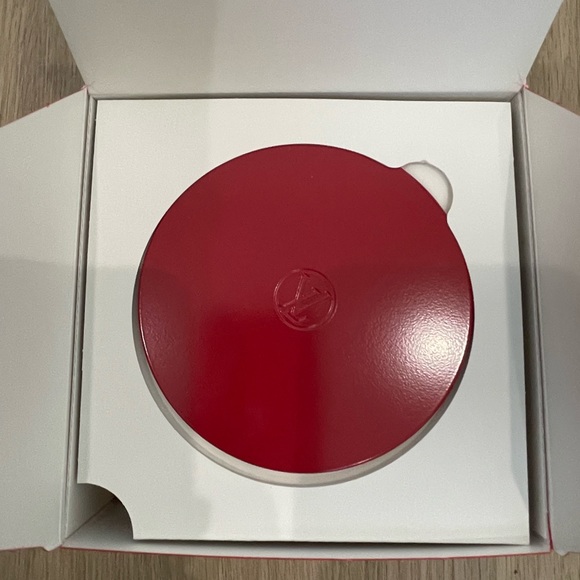 The Louis Vuitton | (RED) candle | Full Size | RARE | Authentic | Never Used - Picture 5 of 7